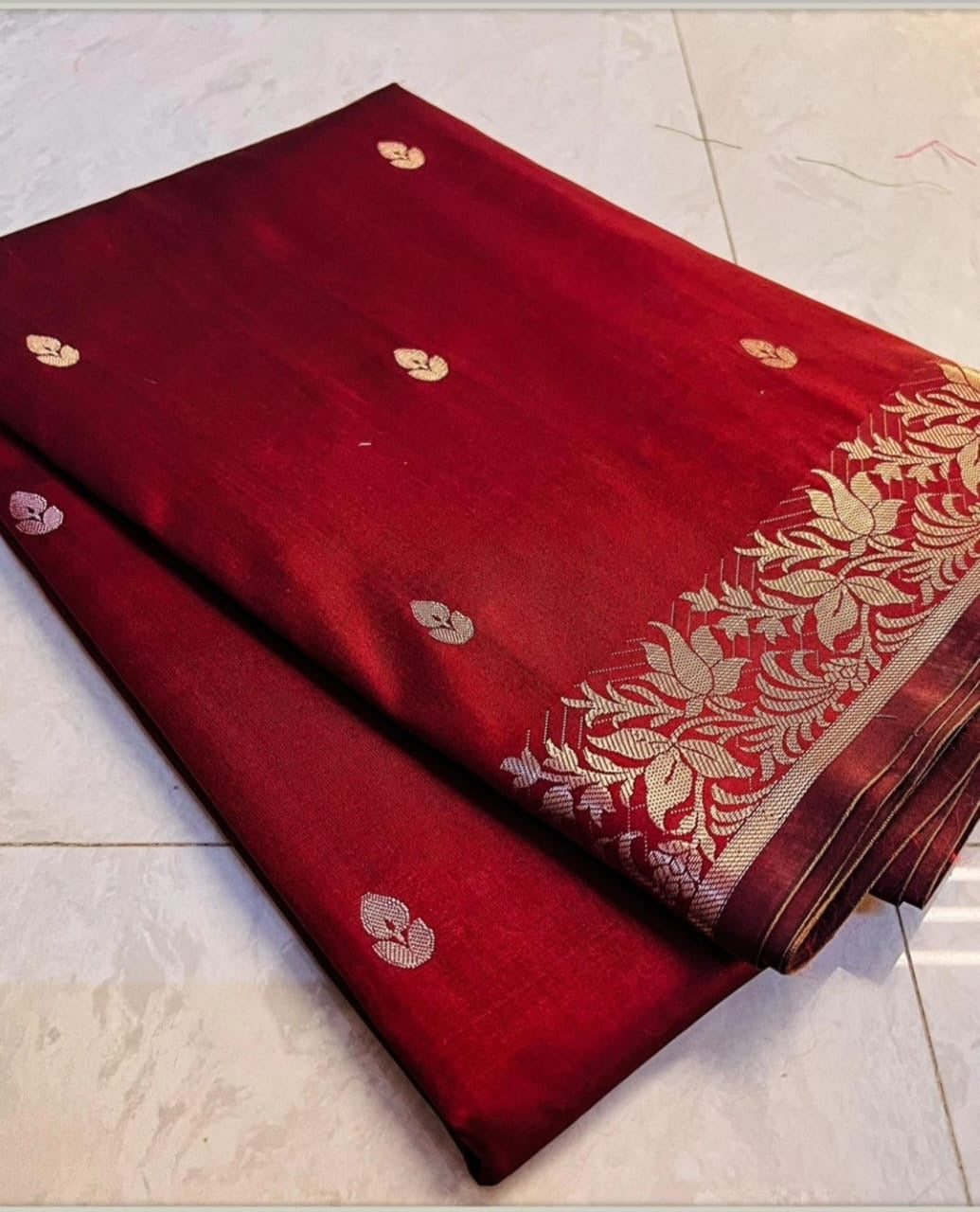 Vintage banaras soft silk sarees with intricate small weaving borders rich pallu and blouse