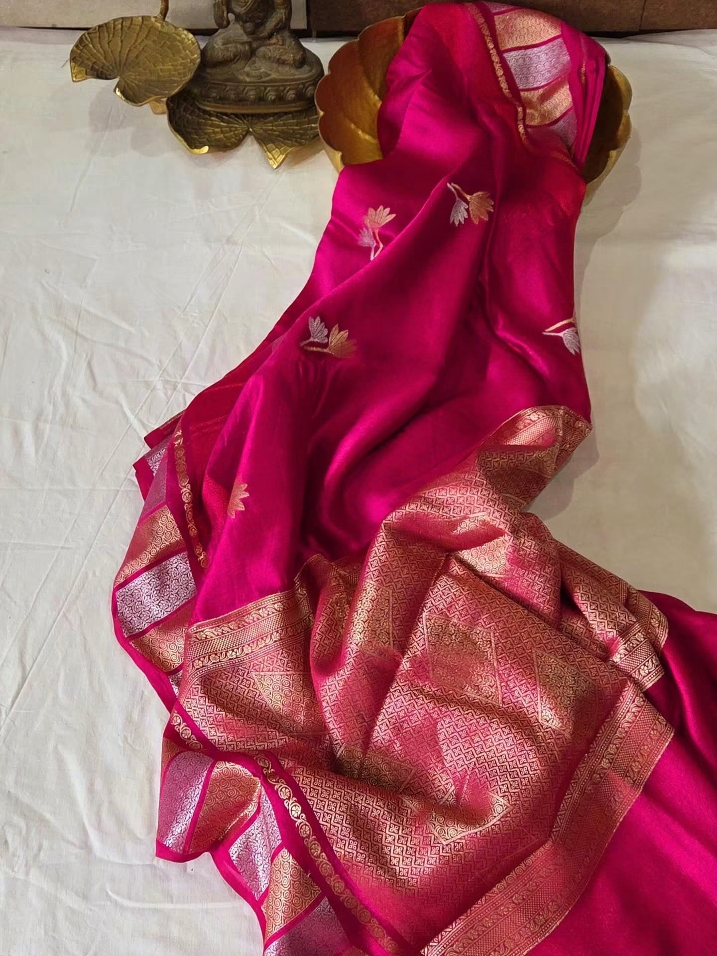 Exclusive banaras vintage soft silk sarees with rich weaving allover