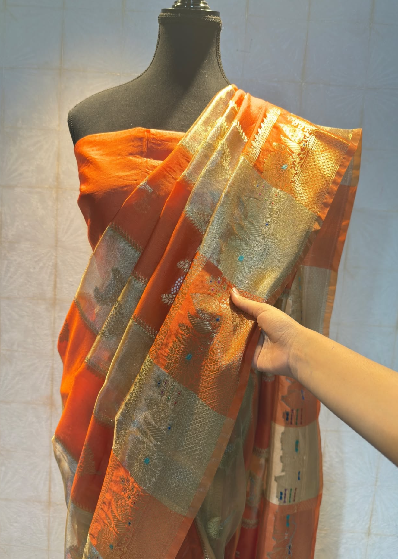 Exclusive banaras tissue silk saree in unique pattern unstitched blouse