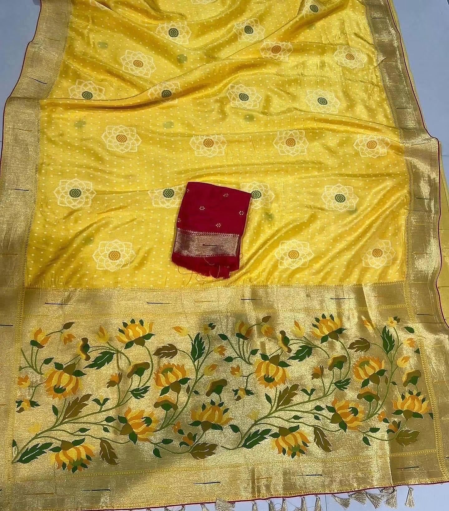 Munga bandini silk sarees with paithani muniya border unstitched blouse