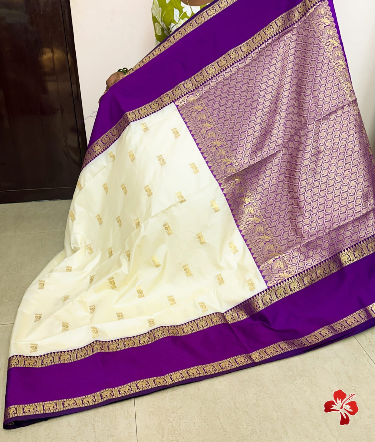 Banaras vintage soft silk saree with rich gap borders weaving allover and blouse