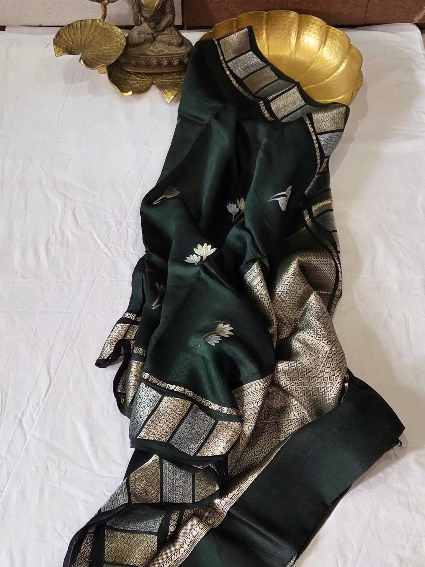 Exclusive banaras vintage soft silk sarees with rich weaving allover