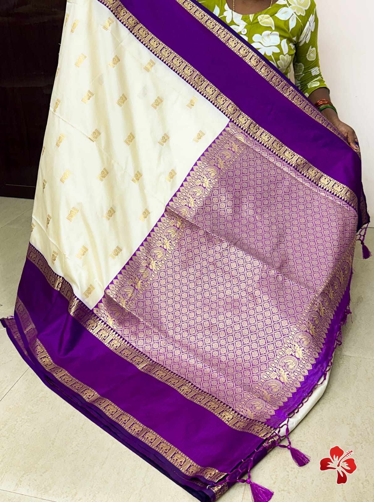 Banaras vintage soft silk saree with rich gap borders weaving allover and blouse