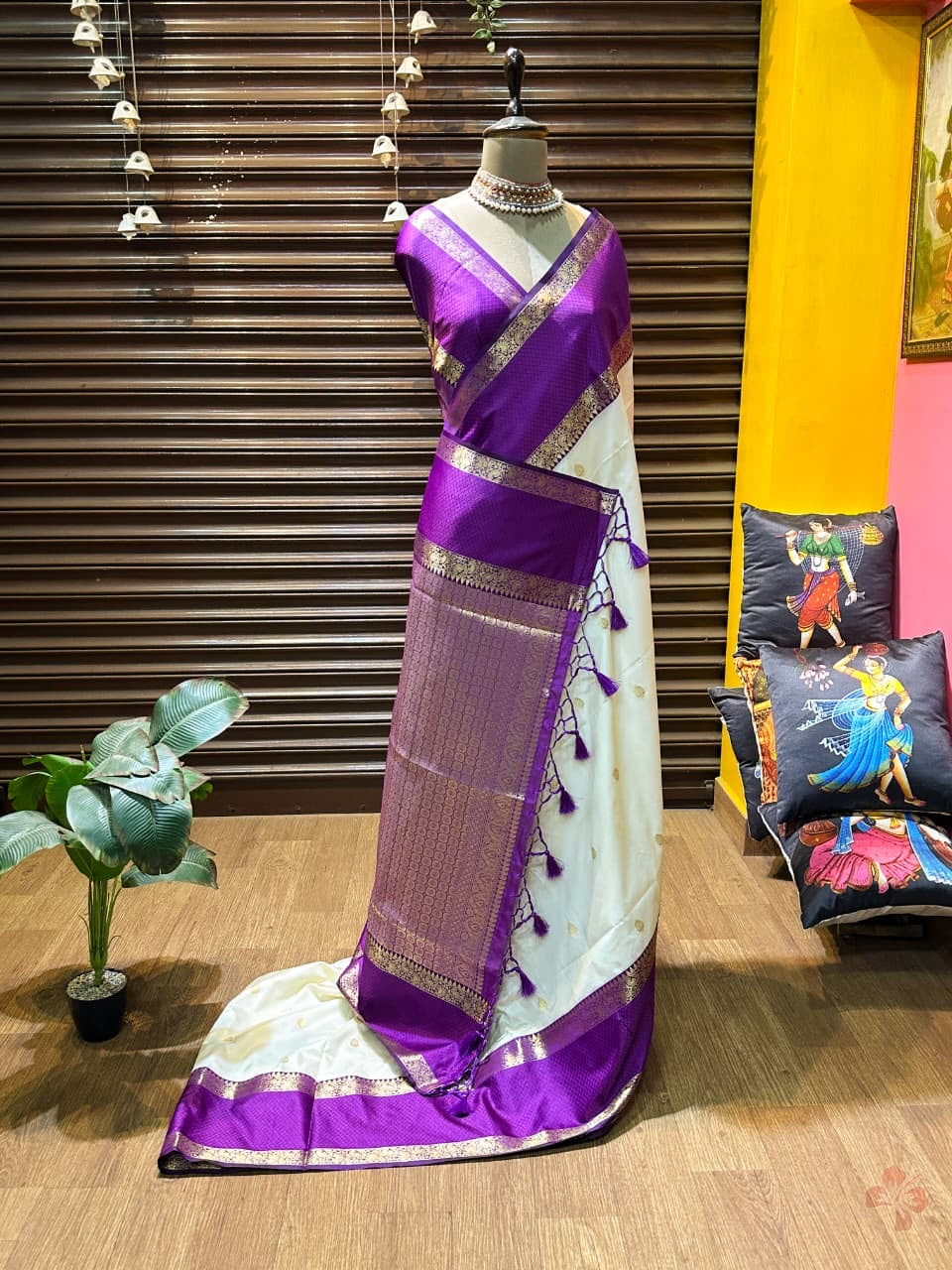 Vintage fancy banaras soft silk sarees with gap borders rich pallu and blouse unstitched