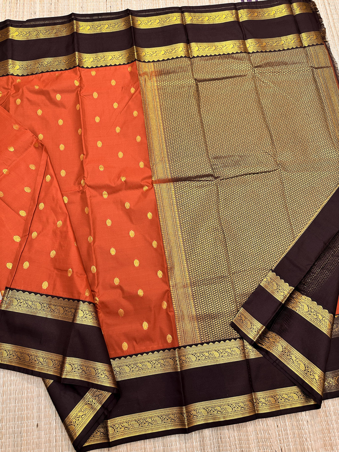 Exclusive semi kanjeevaram silk saree with gap borders