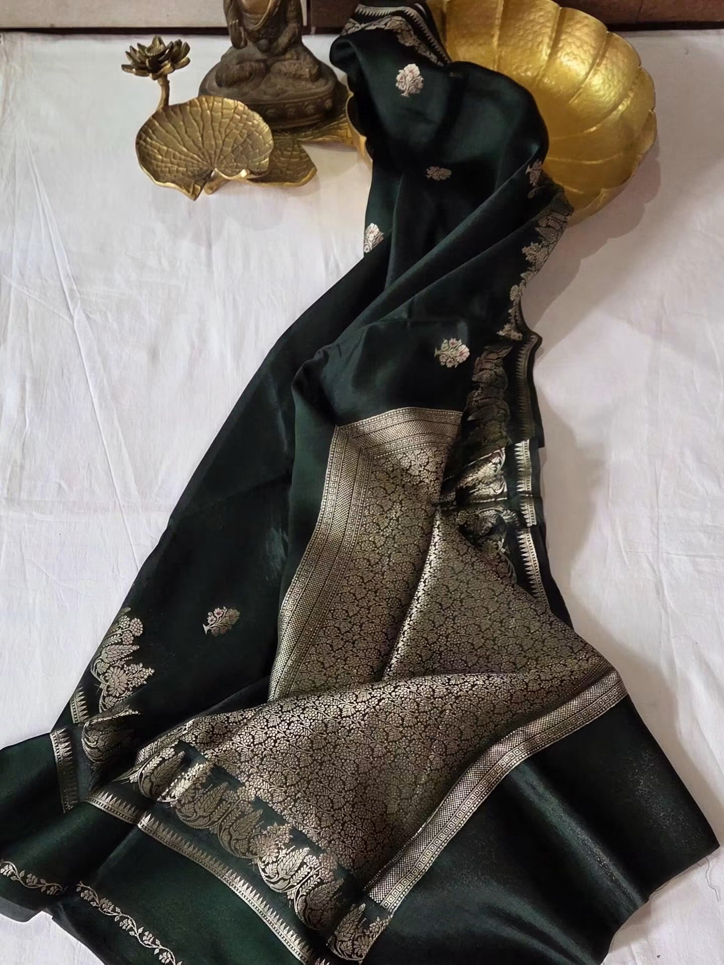 Exclusive banaras vintage soft silk sarees with rich weaving allover