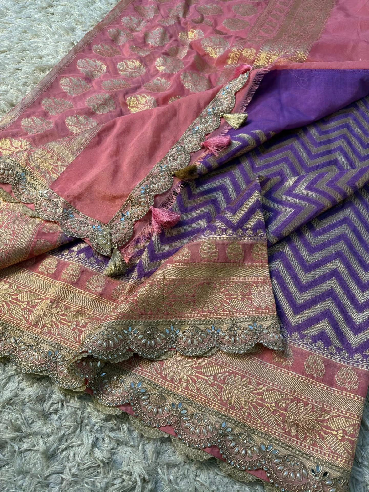 Banaras georgette silk saree with allover weaving and scalloped borders