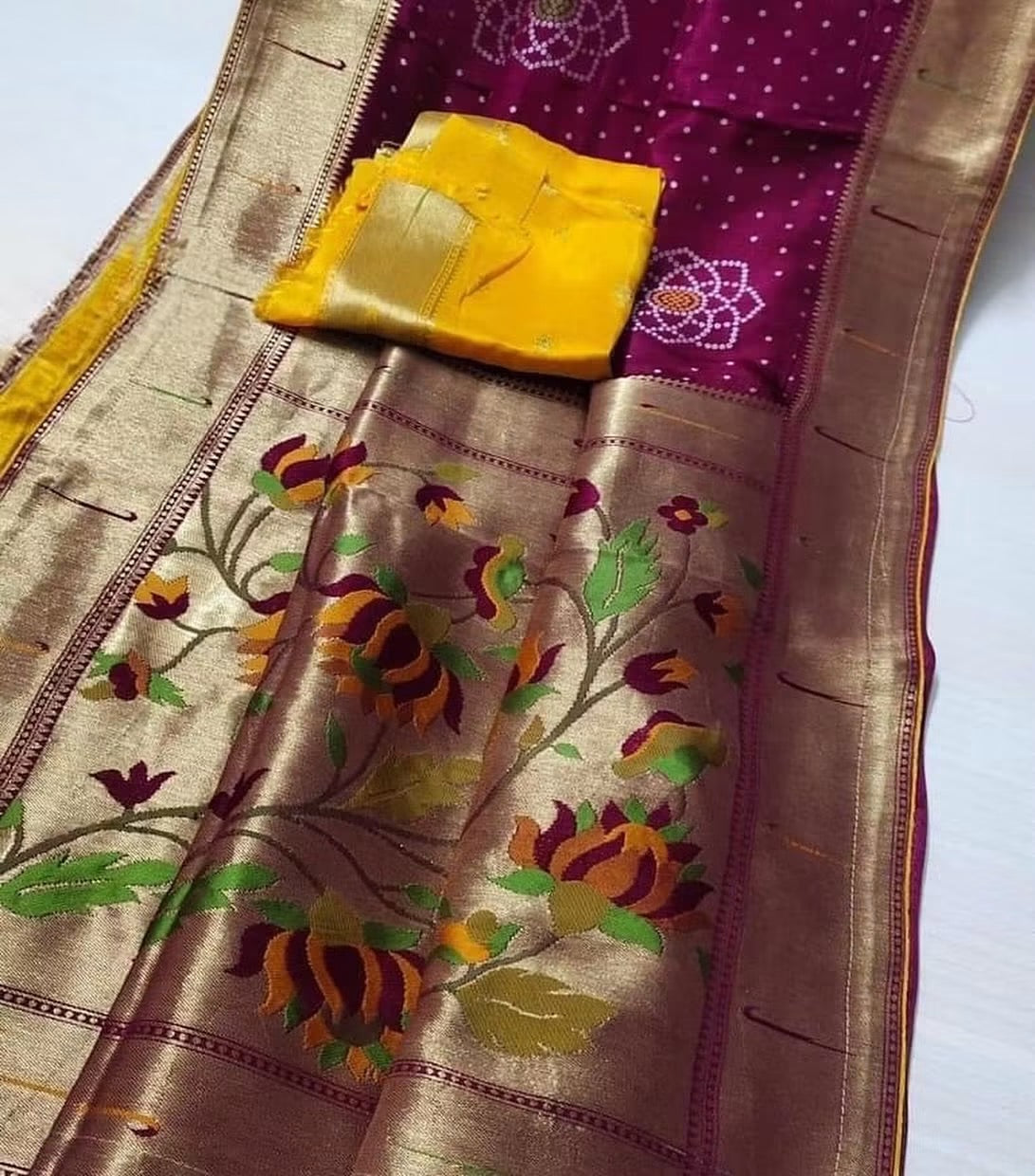 Munga bandini silk sarees with paithani muniya border unstitched blouse