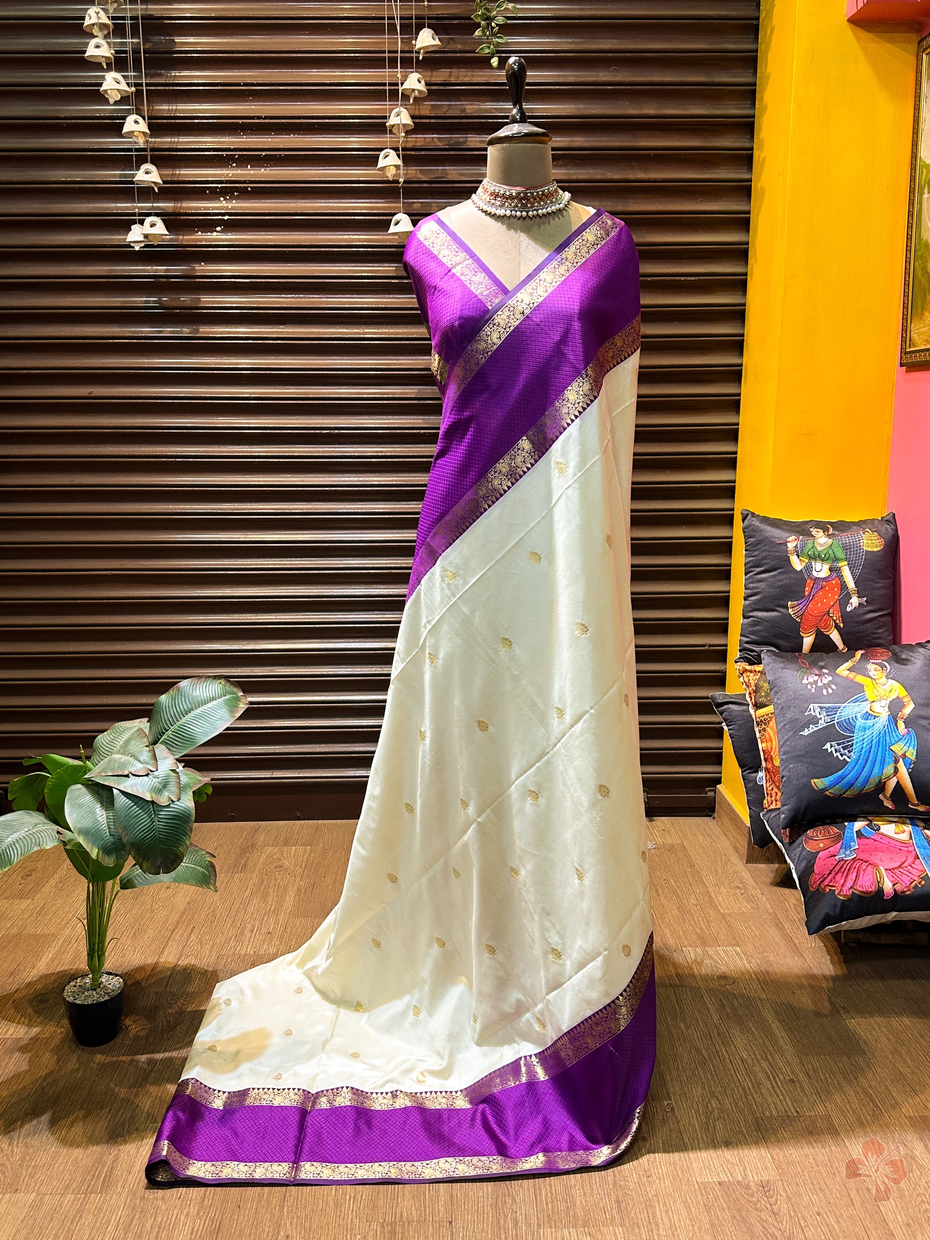 Vintage fancy banaras soft silk sarees with gap borders rich pallu and blouse unstitched