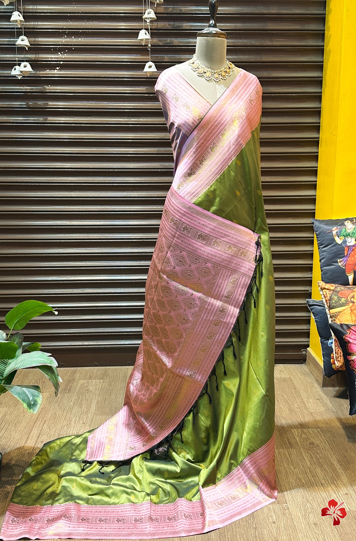 Vintage banaras soft silk sarees with weaving unstitched blouse