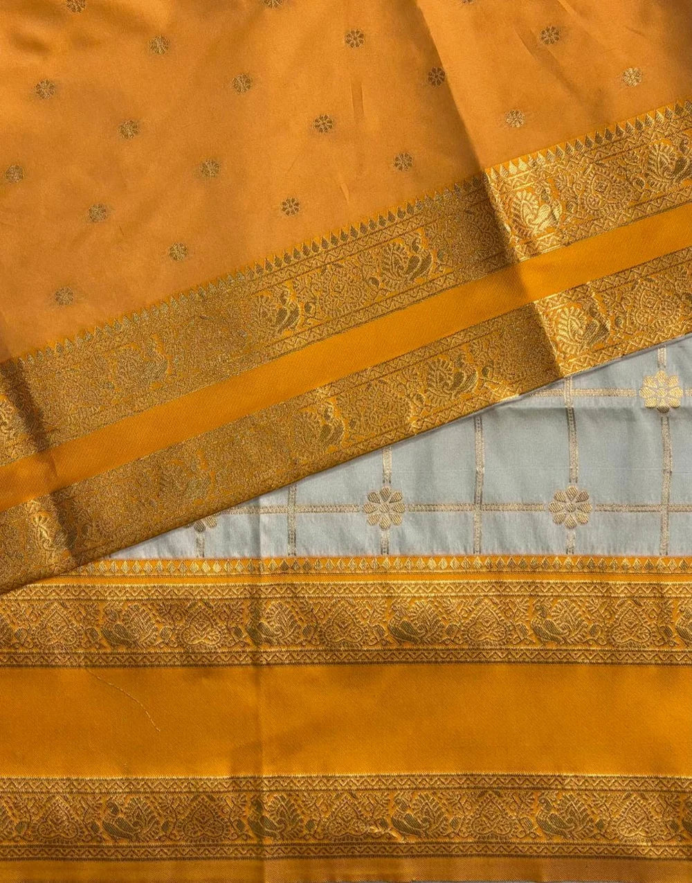Vintage banaras soft silk sarees with gap borders rich blouse