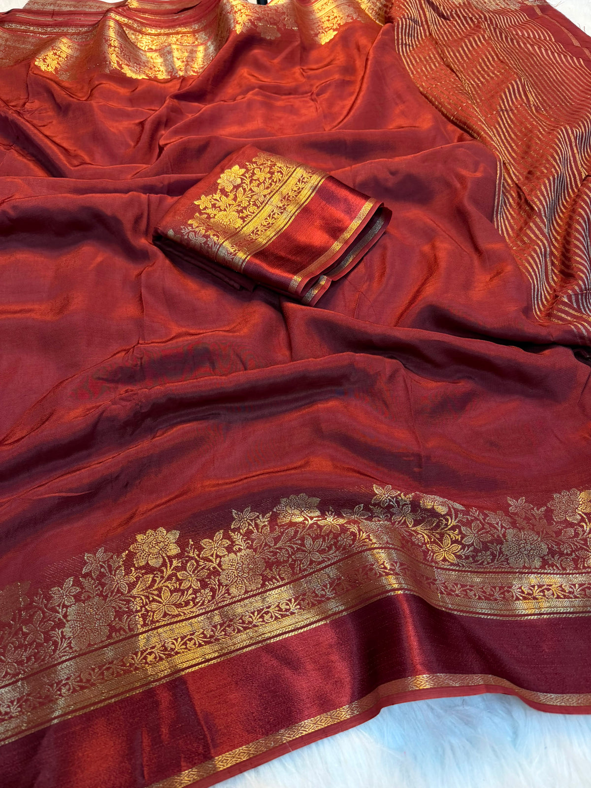Vintage banaras crepe silk saree with rich weaving border