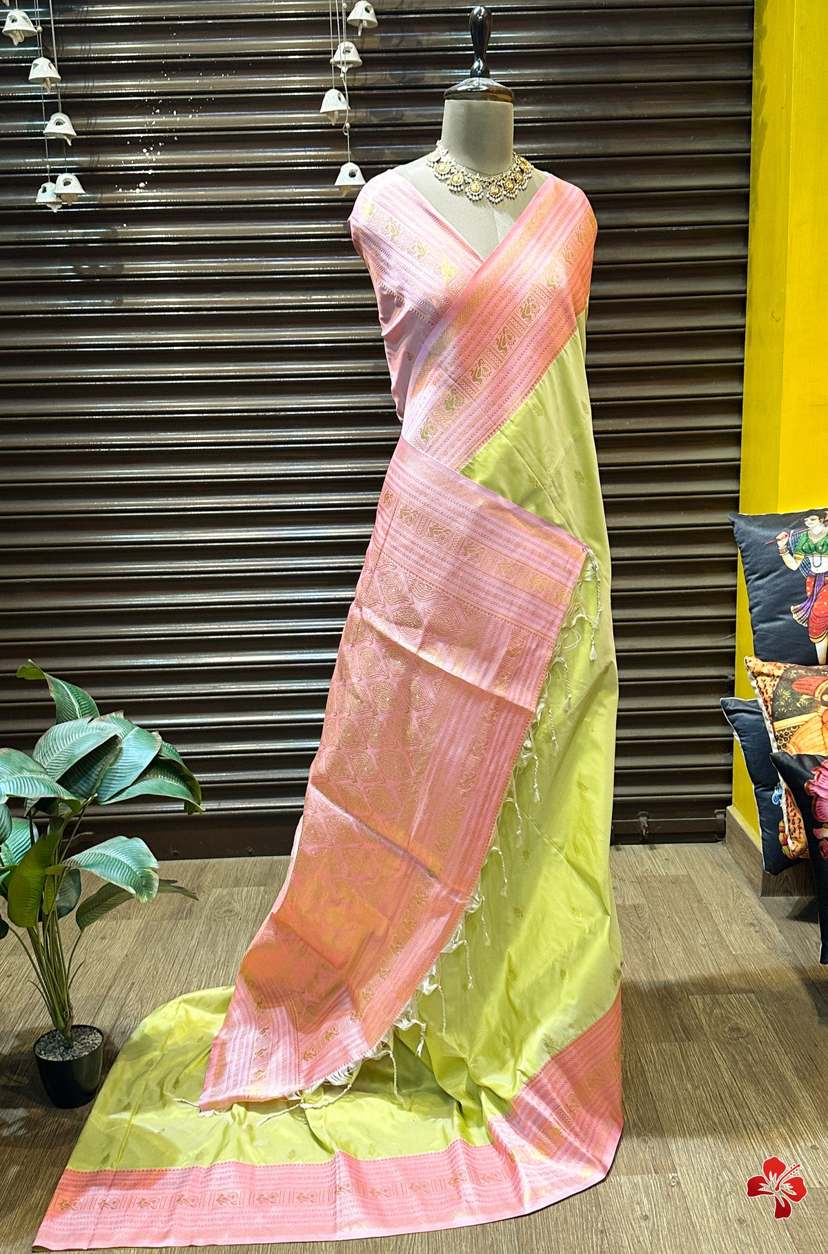 Vintage banaras soft silk sarees with weaving unstitched blouse