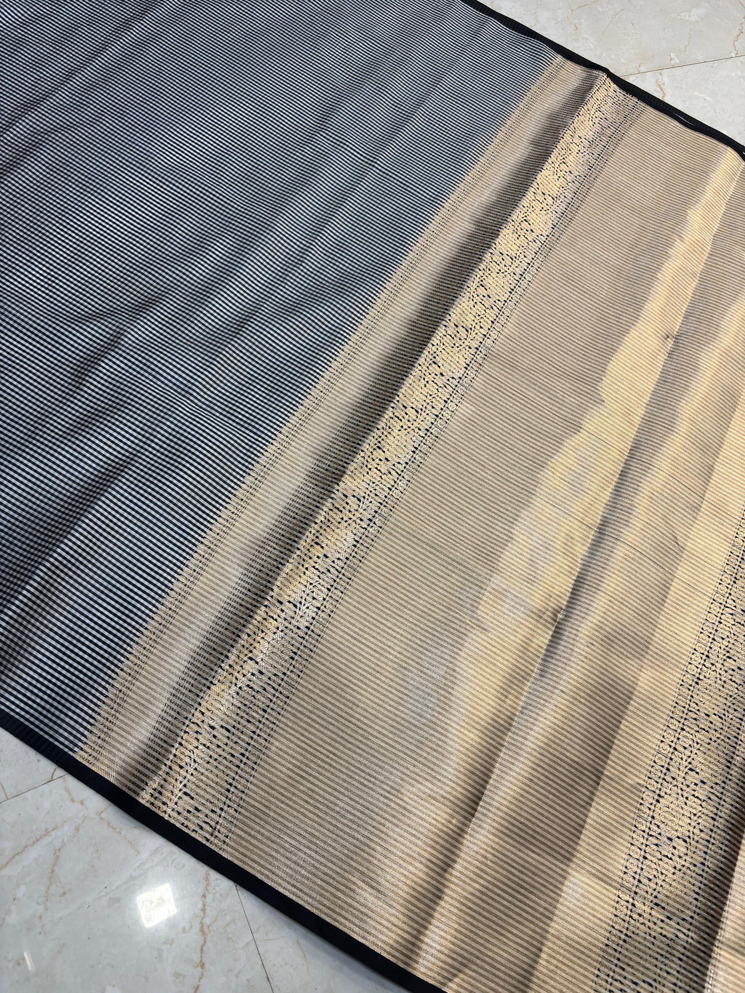 Banaras vintage soft silk saree with checks and rich pallu running unstitched blouse