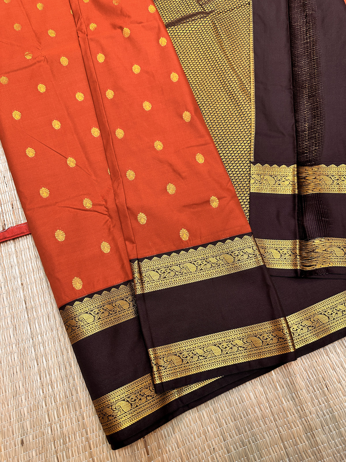 Exclusive semi kanjeevaram silk saree with gap borders